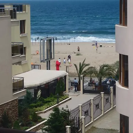 Aparthotel Lucky Beach 4*